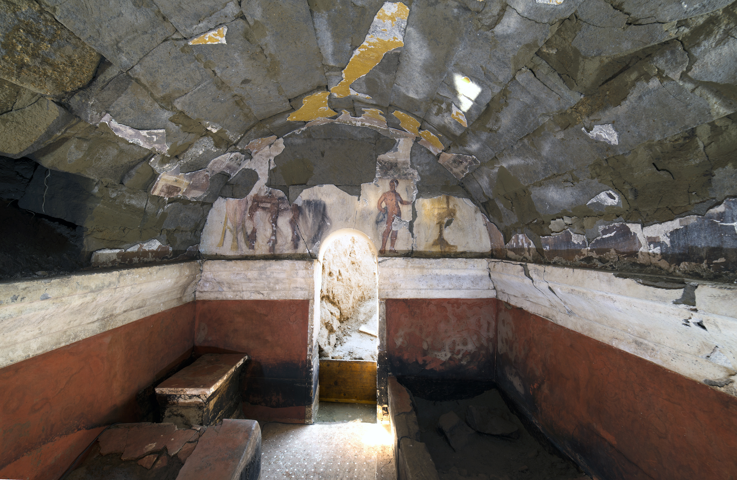 vue de l'int&eacute;rieur de la tombe