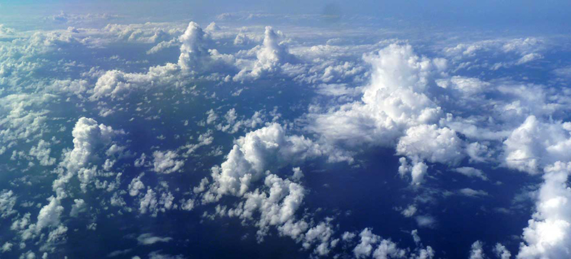 nuages photographi&eacute;s depuis un avion