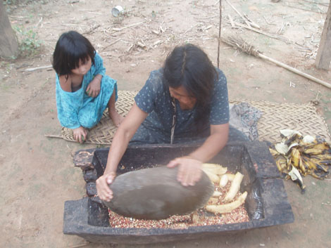M&egrave;re chimane avec sa fille.