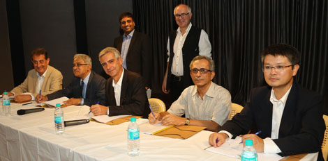 Signature de la cr&eacute;ation de l'UMI Relax